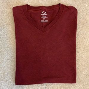 Oakley Men’s V Neck Tee Shirt
